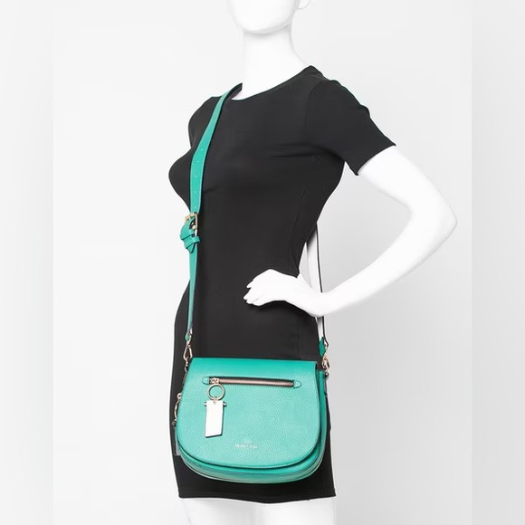 United Colors of Benetton Sling Bag With Adjustable Strap - Picture 6 of 11